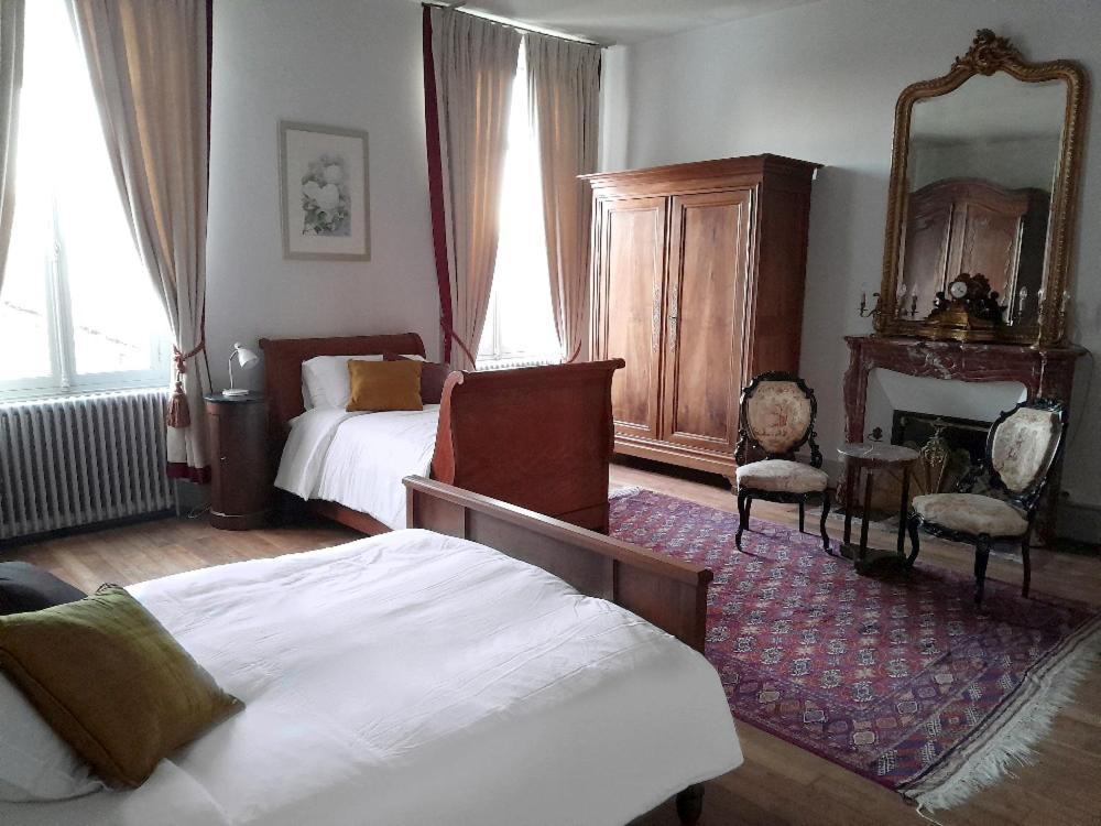 Chambres D'Hotes Montbron Luchapt Bagian luar foto